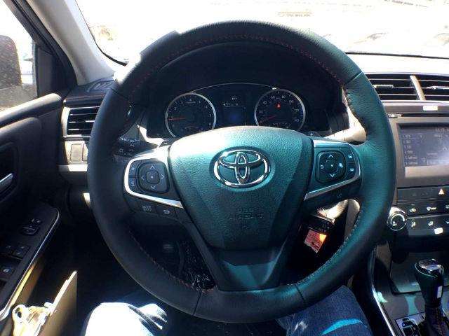 2017 Toyota Camry SE 4dr Sedan